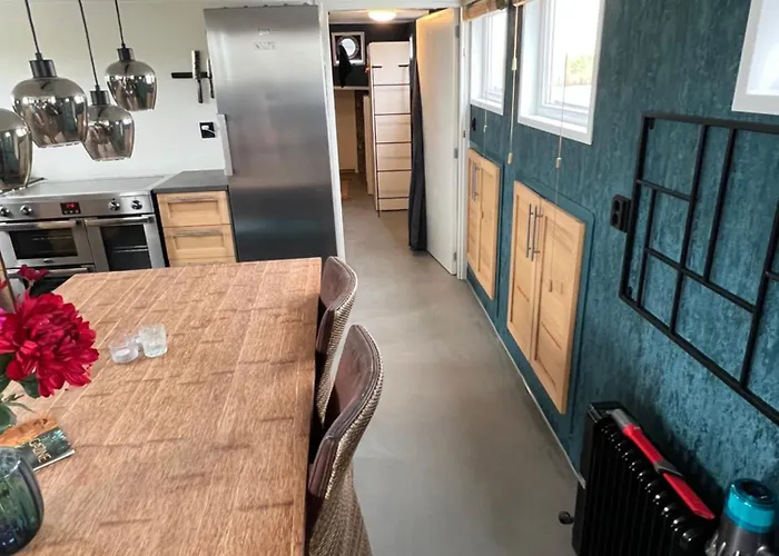 Woonboten Anna Πλωτό κατάλυμα *